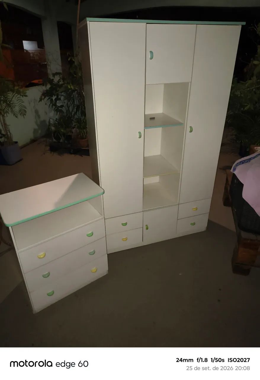 Guarda roupa e cômoda infantil R$350,00