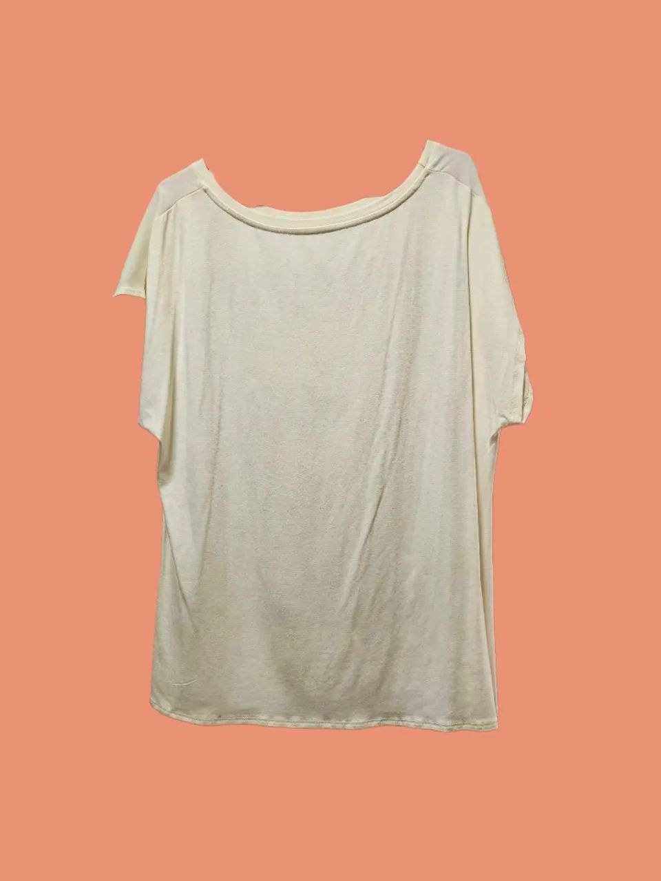 BLUSA CREME COM ESTAMPA E STRASS - Foto 3
