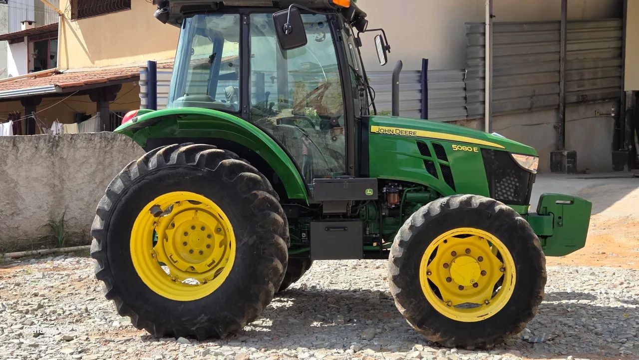 Trator   JD 5080 E. 031 - Foto 2