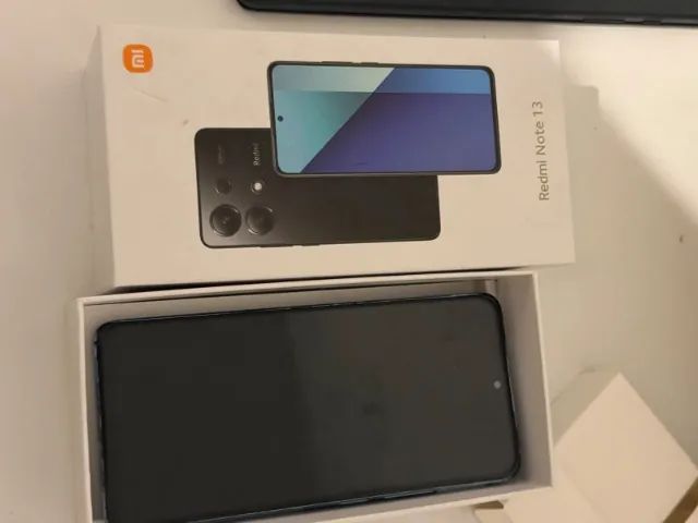 Xiaomi Redmi Note 13 4G com capa