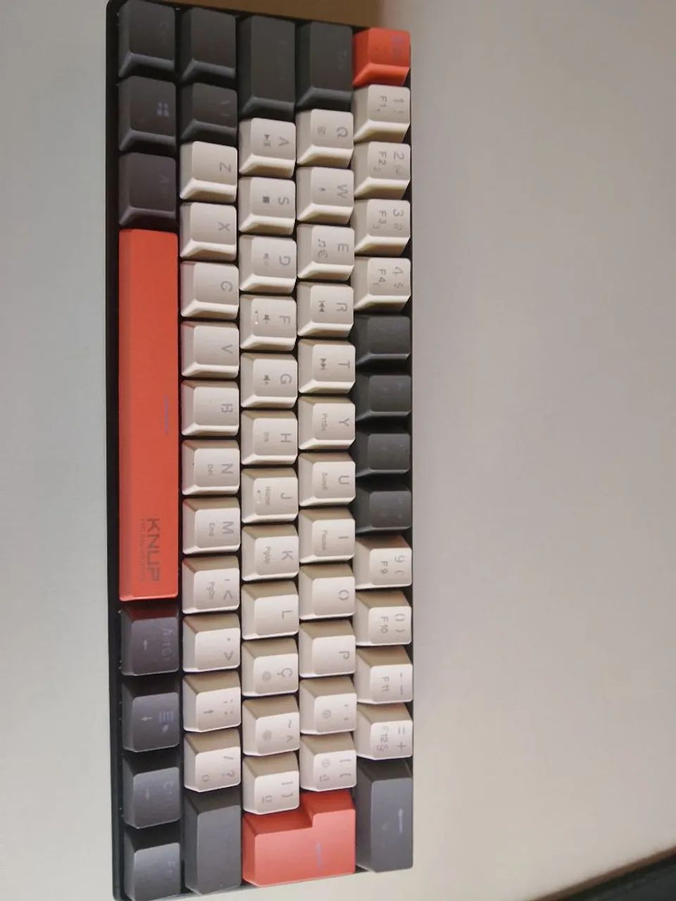 teclado gamer mecânico 60%