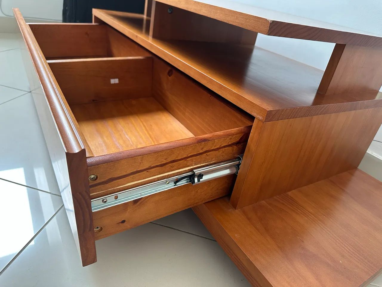 Wooden rack with drawer