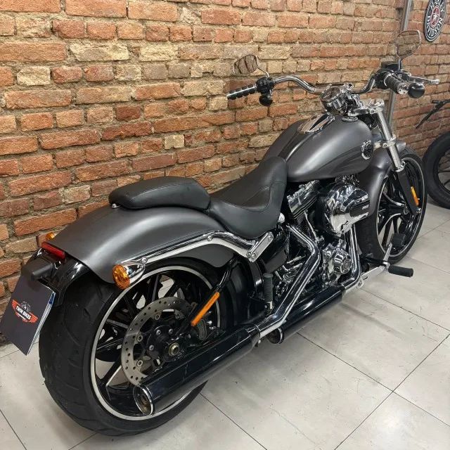 Harley SOFTAIL BREAKOUT FXSB - Cinza - 2016 - Foto 5