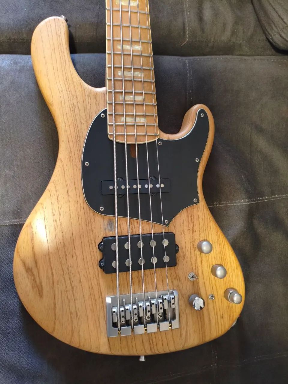Baixo GB75 Jazzman pré amp BBL custom - Foto 2