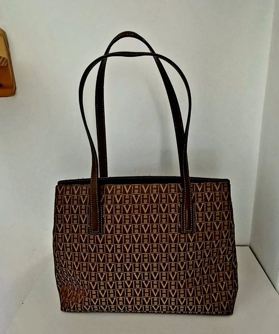 Bolsa Victor Hugo marrom - Foto 2