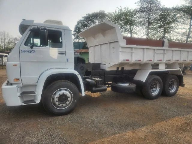 VW 23220 2004 CAÇAMBA