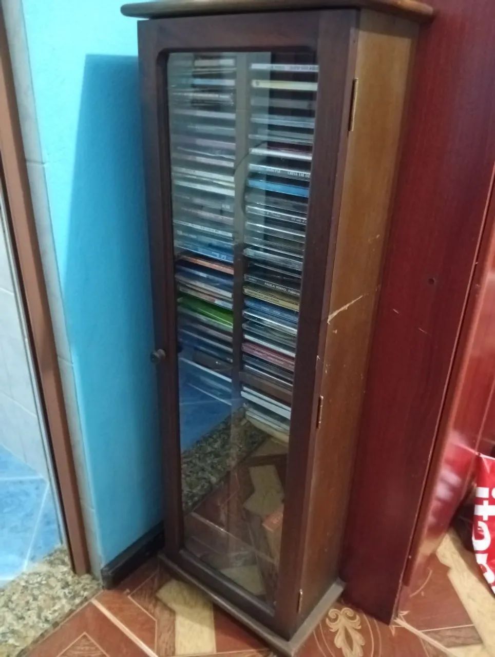 Porta CD em madeira 
