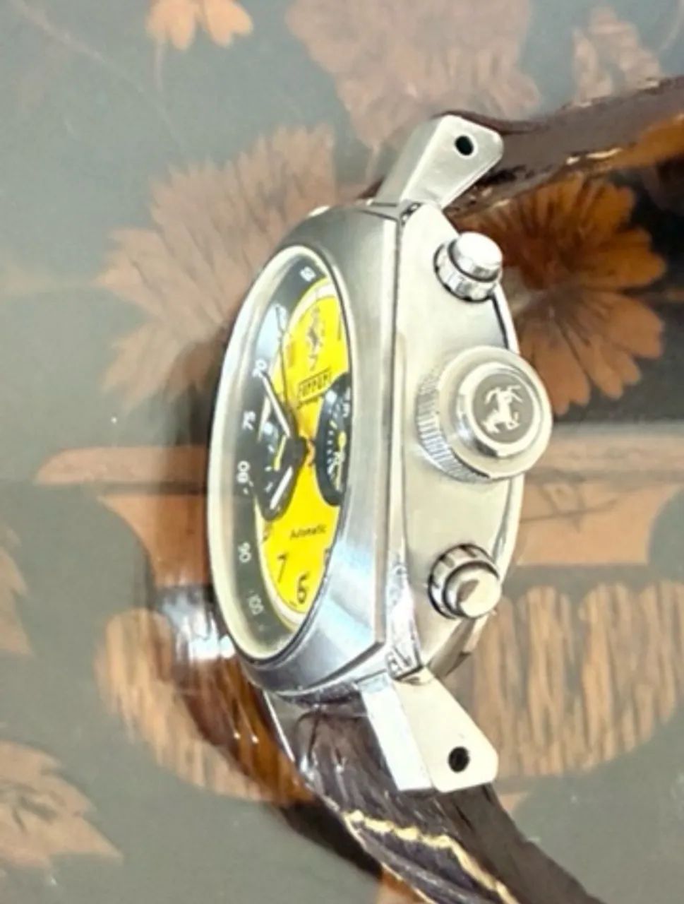 Relógio Ferrari amarelo automático  - Foto 2