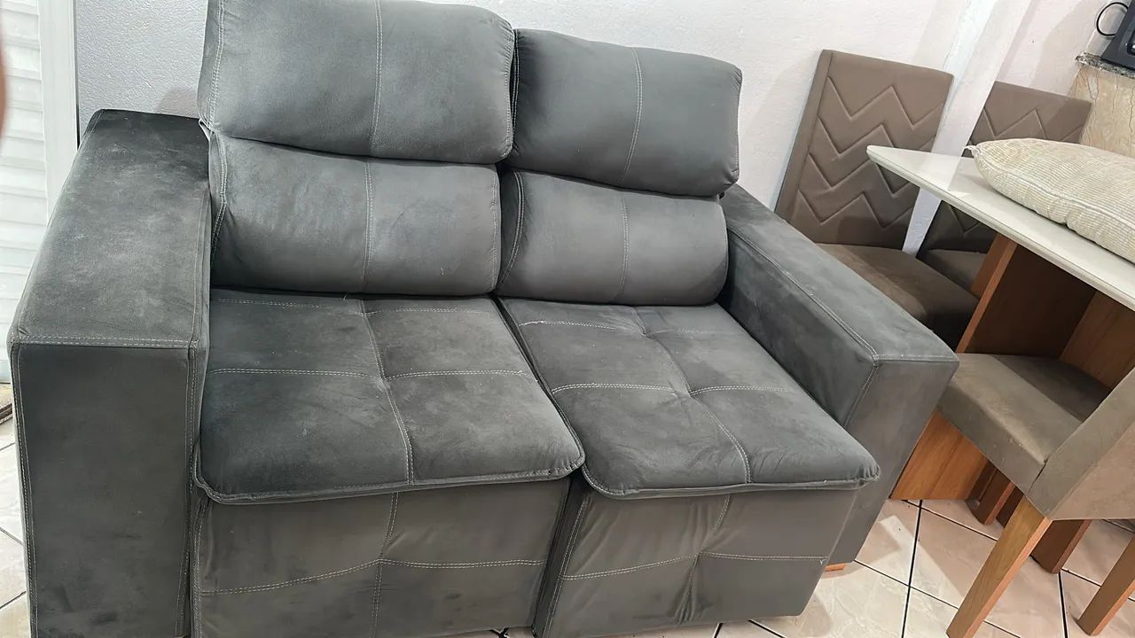Sofá retrátil e reclinável 