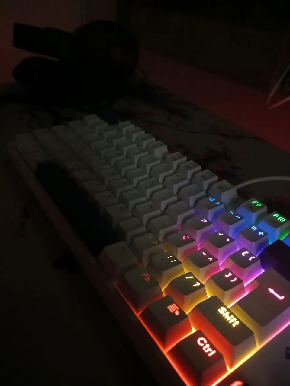 TECLADO GAMER + PLACA DE VIDEO - Foto 3