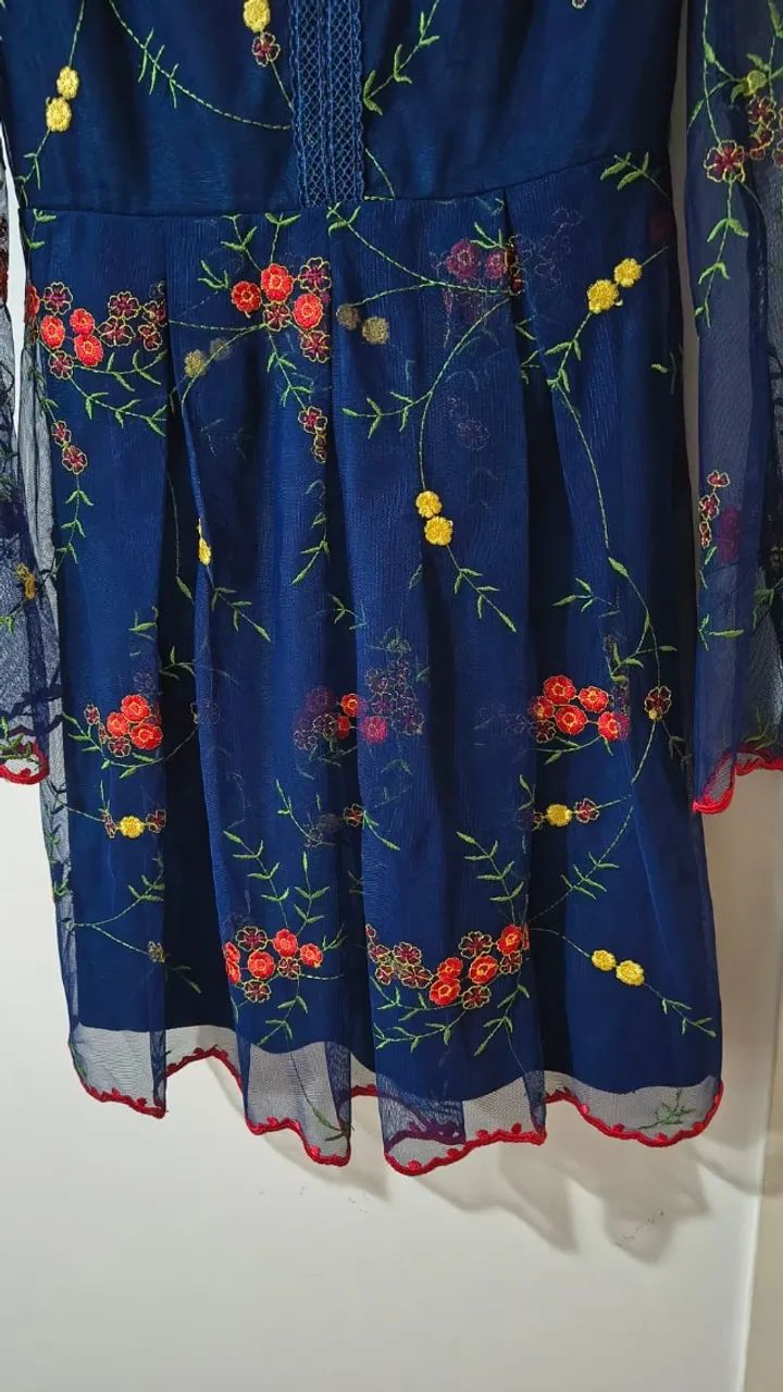 Vestido azul com bordado e tule, tamanho 38 - Foto 3