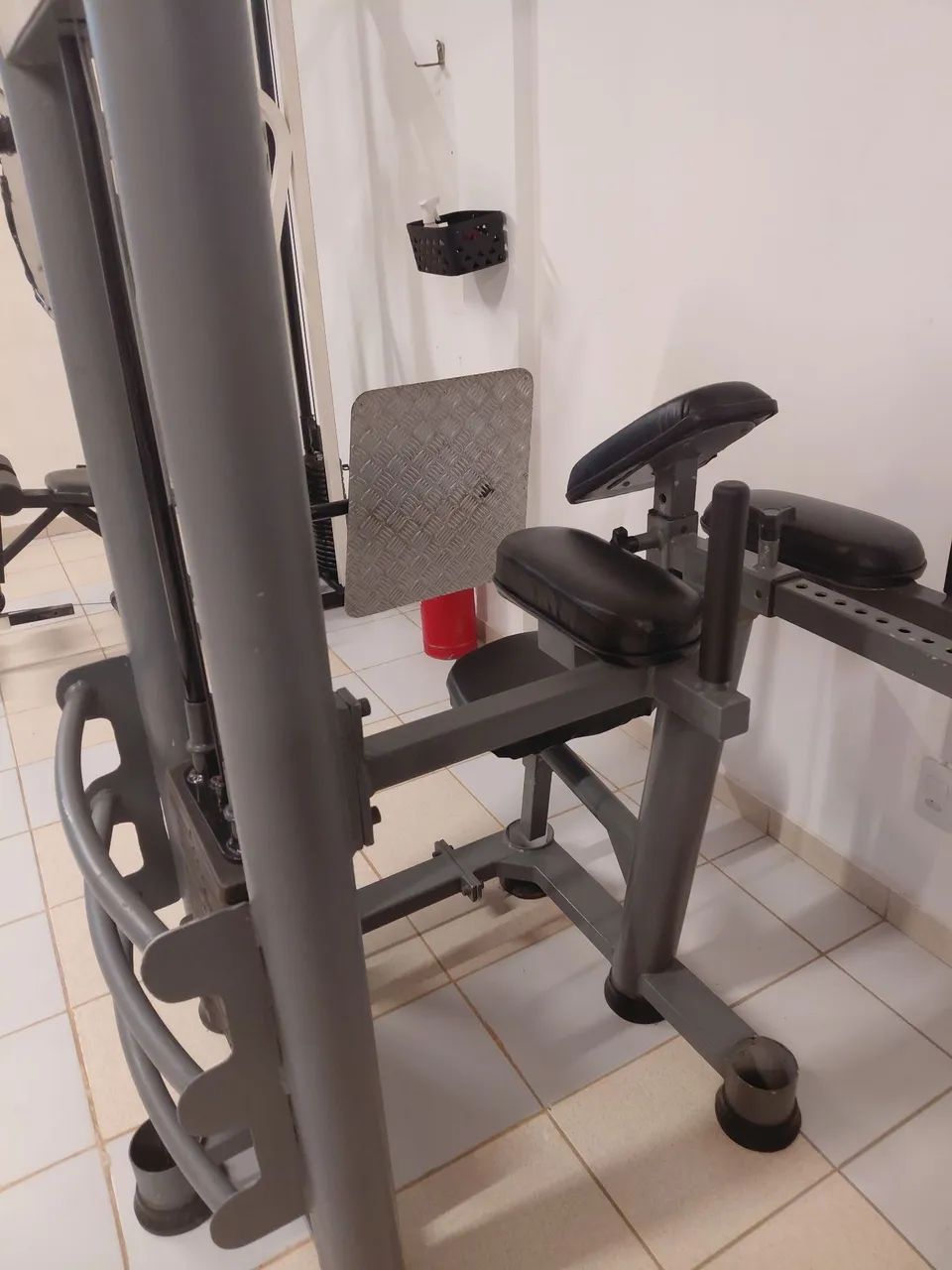 Maquina de Glúteos - Foto 5