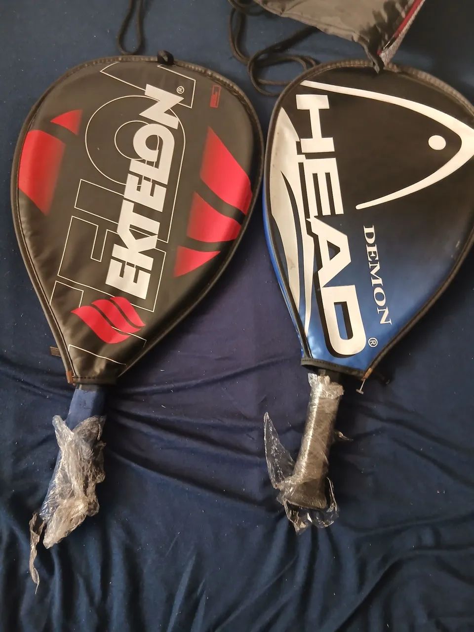 Raquete de tenis,e bolinhas. - Foto 2