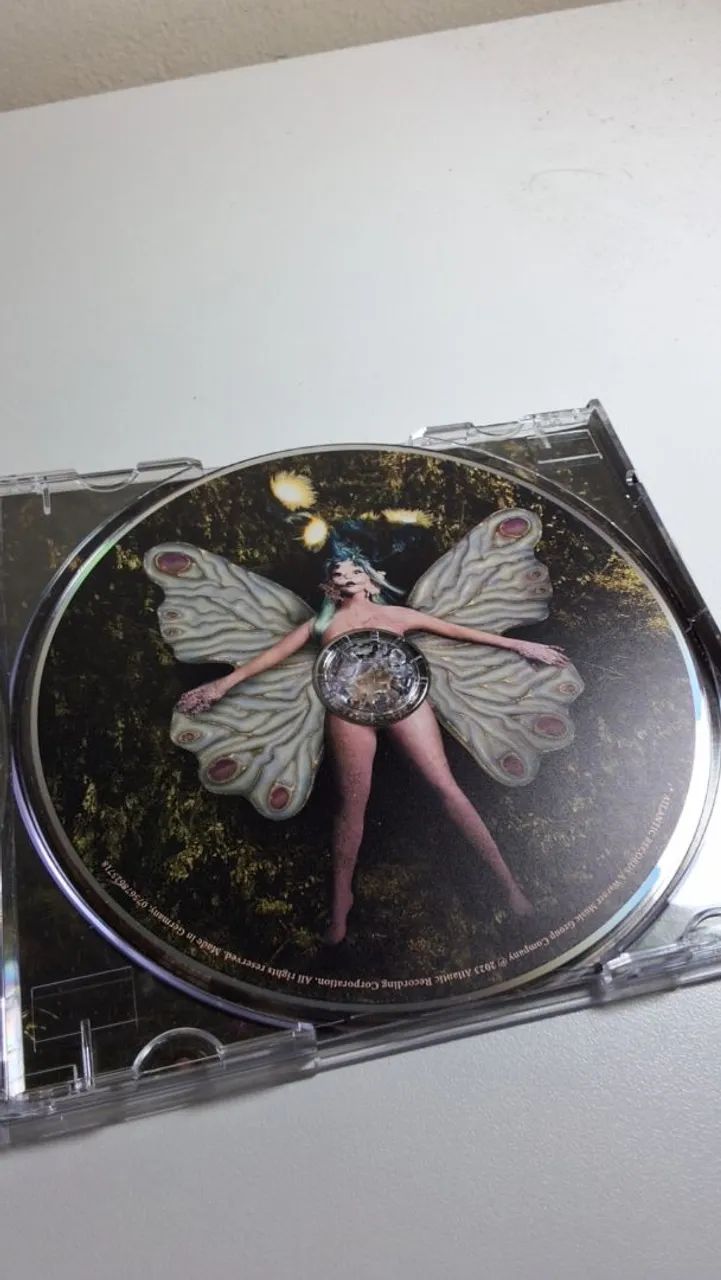CD MELANIE MARTINEZ AUTOGRAFADO421229864263372802