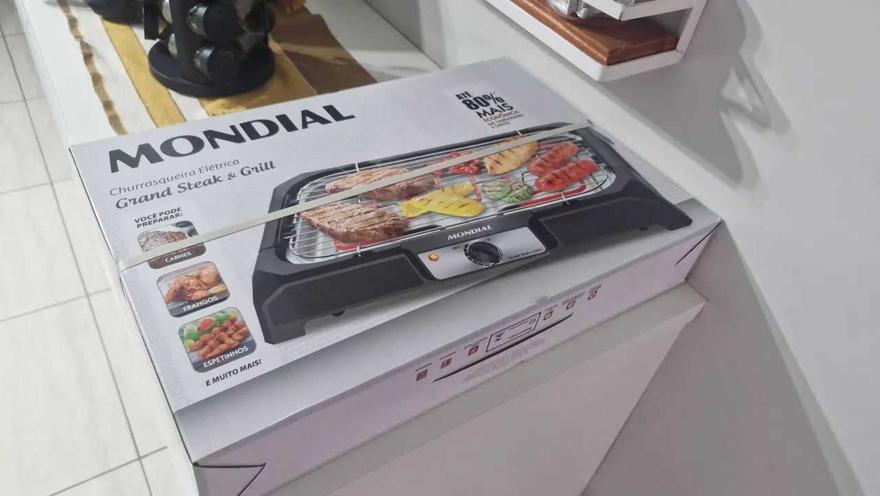 Churrasqueira elétrica Mondial Steak Grill. Nova na caixa, nunca foi aberta