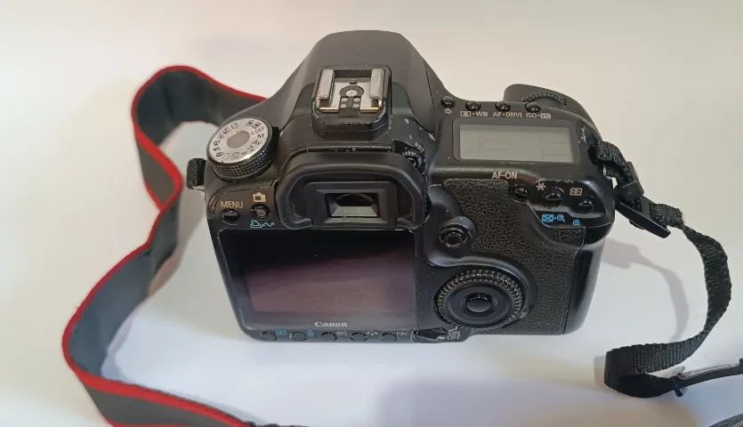 Kit Canon 50D + Lente 18-135mm IS + Kit Completo (2 Baterias e Brindes) - Foto 3