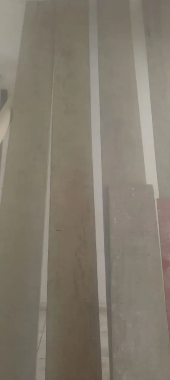 Mixed boards 27 cm wide: 4 pieces of 3.50 m and 2 pieces of 1.50 m