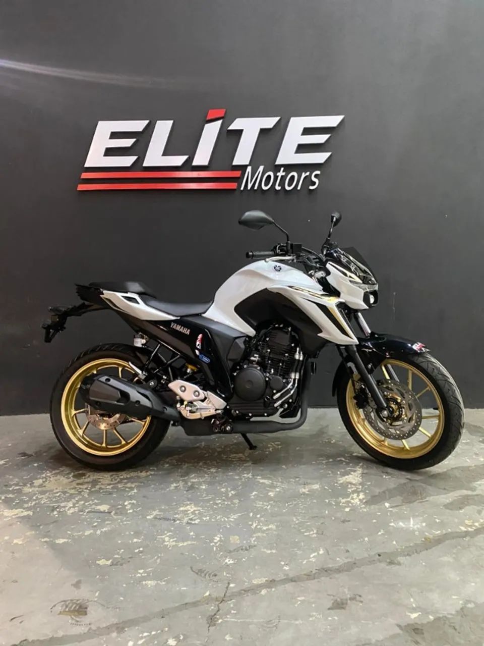 FAZER 250 MUITO NOVA 