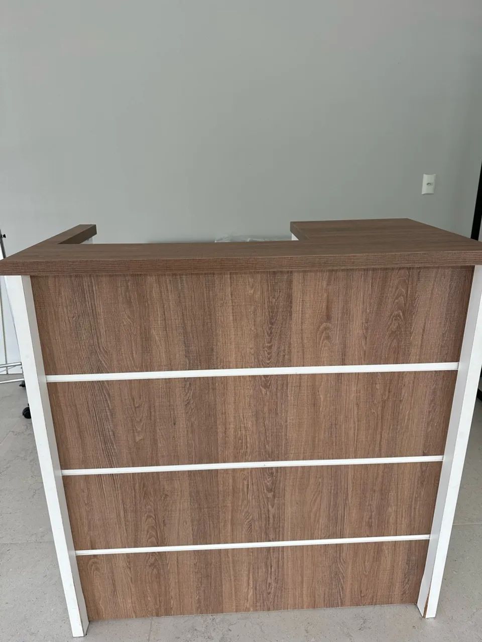 OPORTUNIDADE!! BALCÃO CAIXA - MDF DE ALTA ESPESSURA,  FUNCIONAL E COM ÓTIMO PREÇO! - Foto 2
