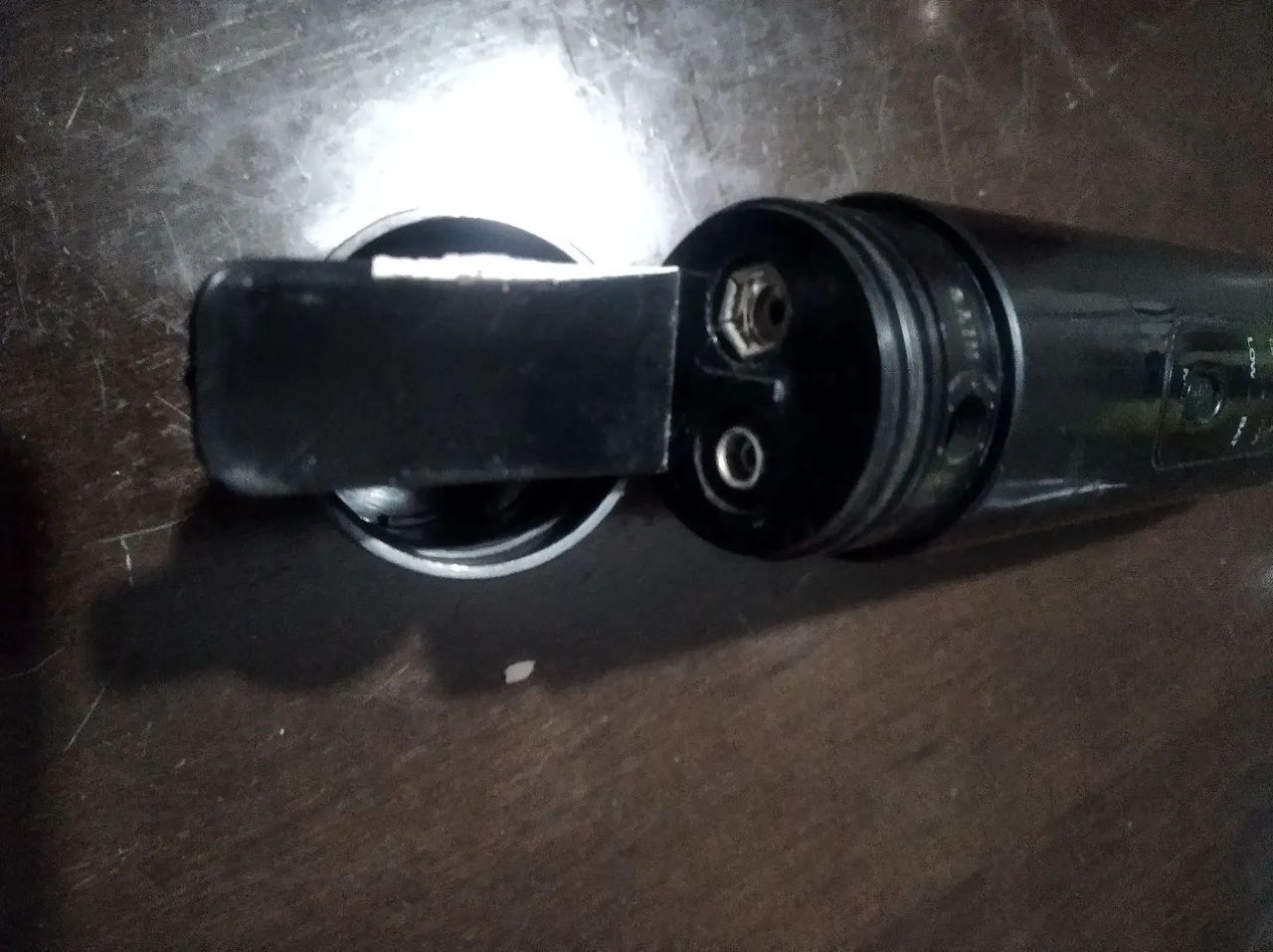 MICROFONE SHURE SEM FIO SO BASTÃO USADO  - Foto 4