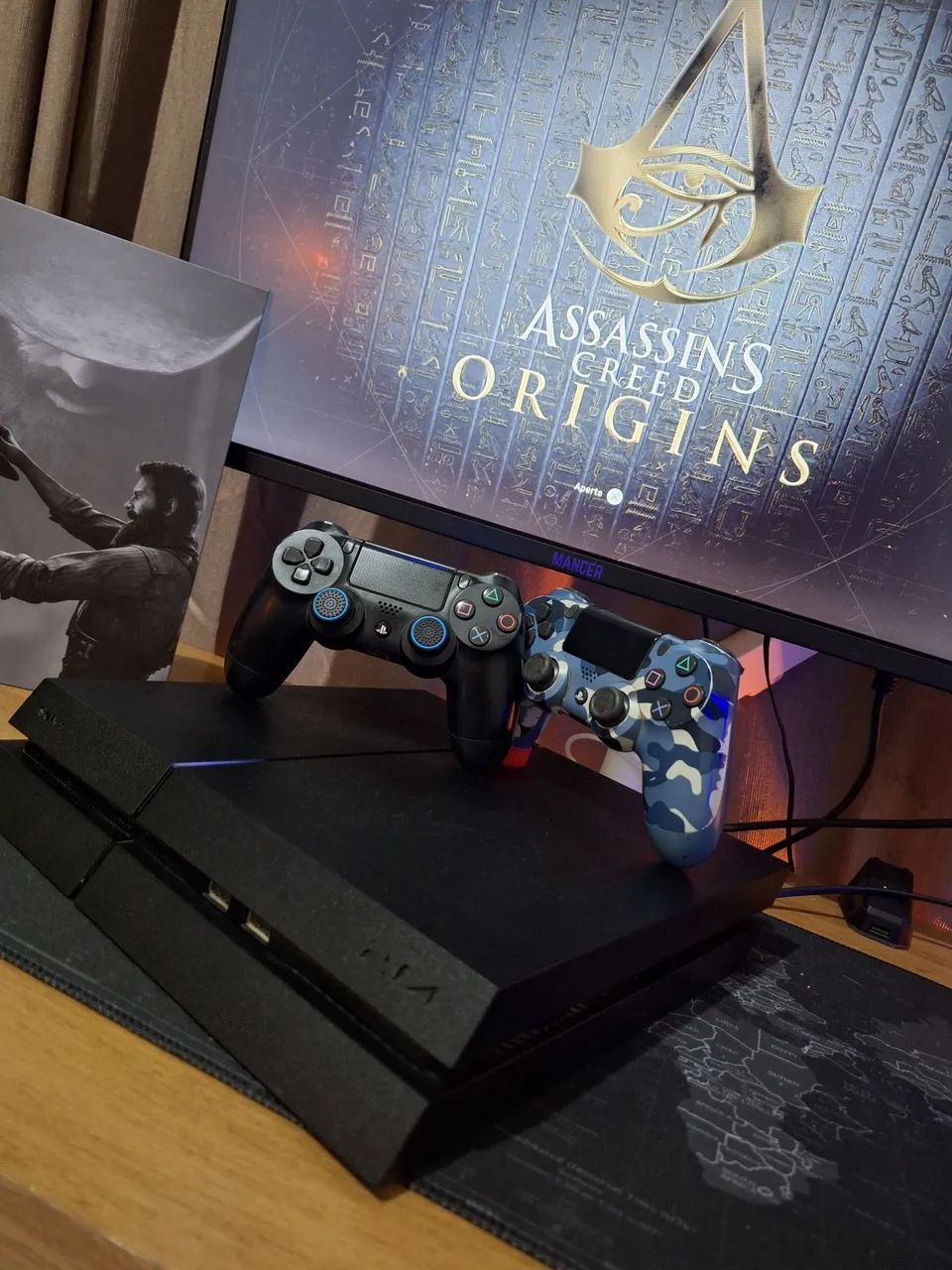 Playstation 4 + 2 Controles