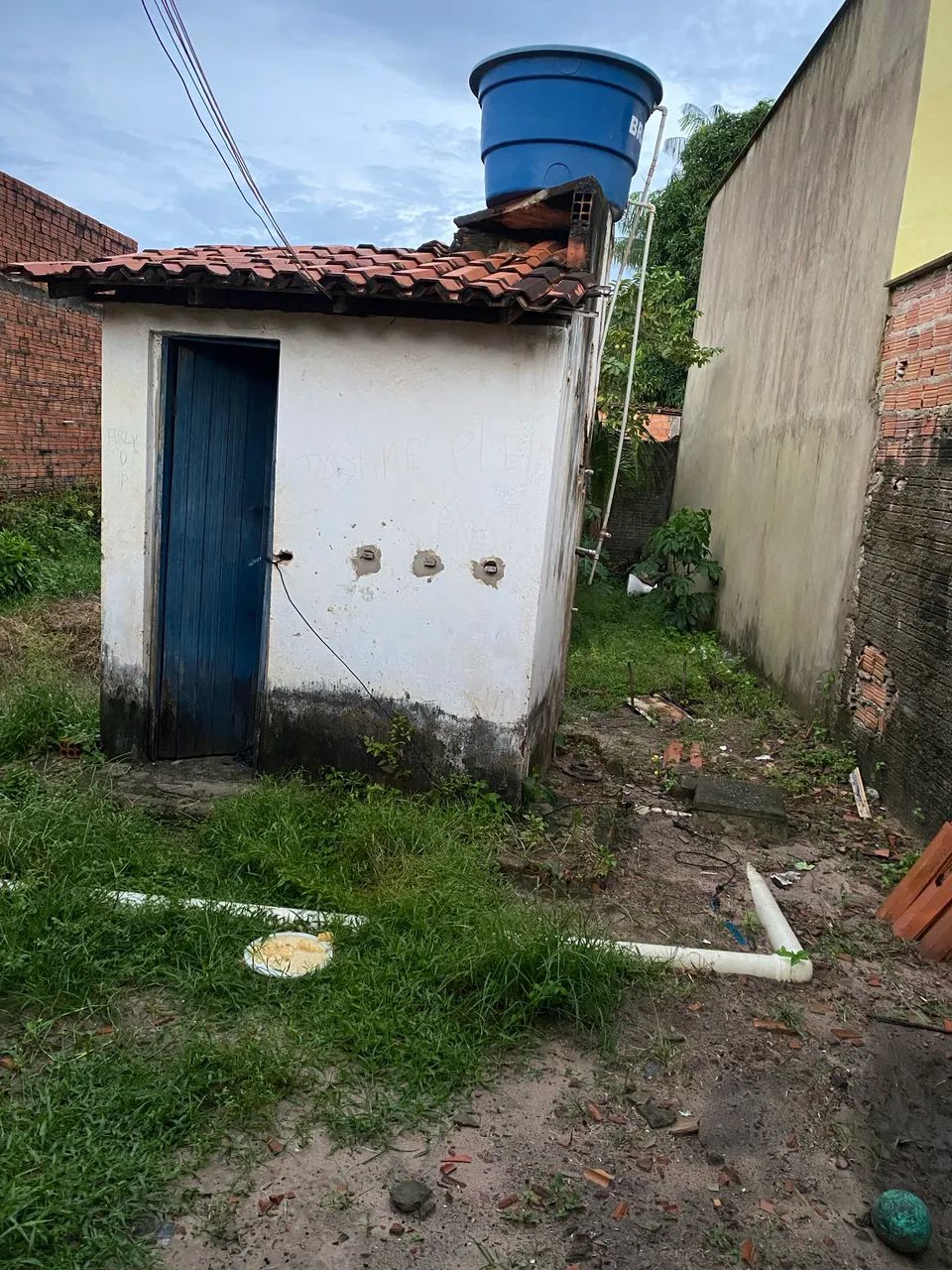 CASA COM QUINTAL GRANDE - Foto 2