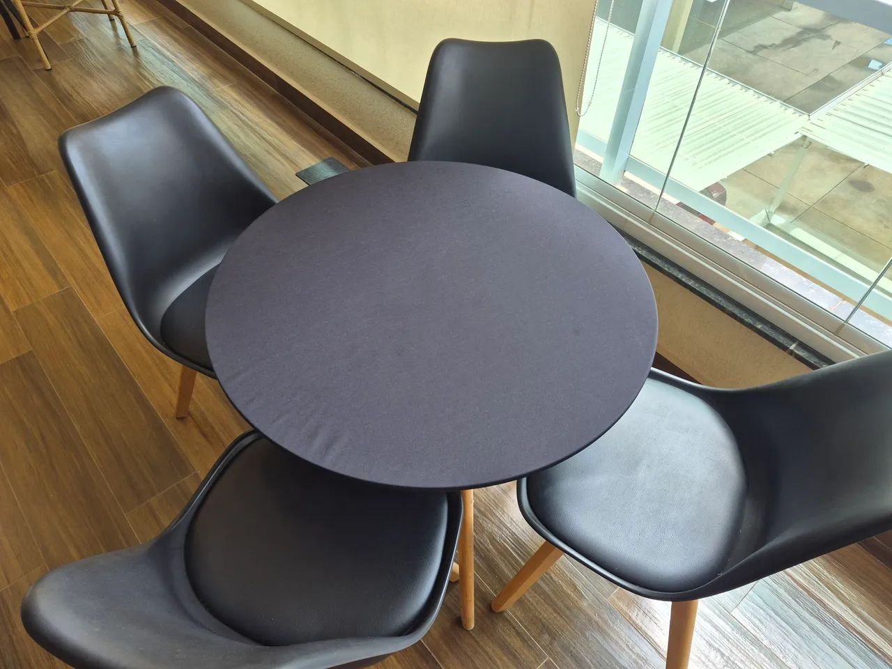 Vendo conjunto de mesa com 4 cadeiras modelo Leda - Foto 4