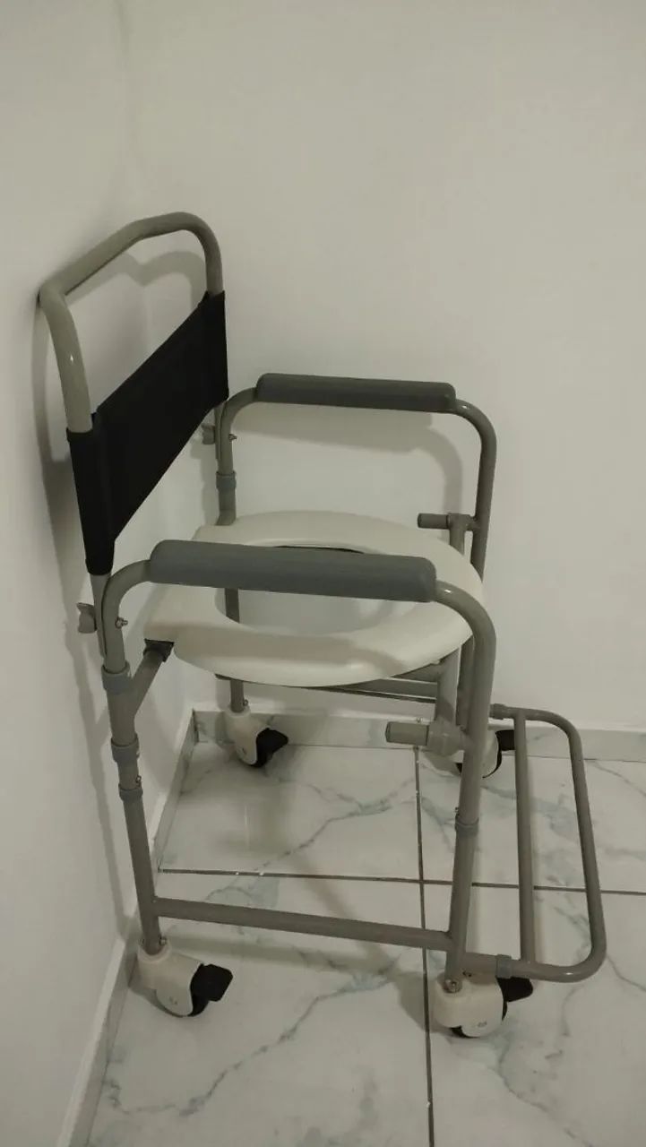Cadeira de Banho - Foto 2