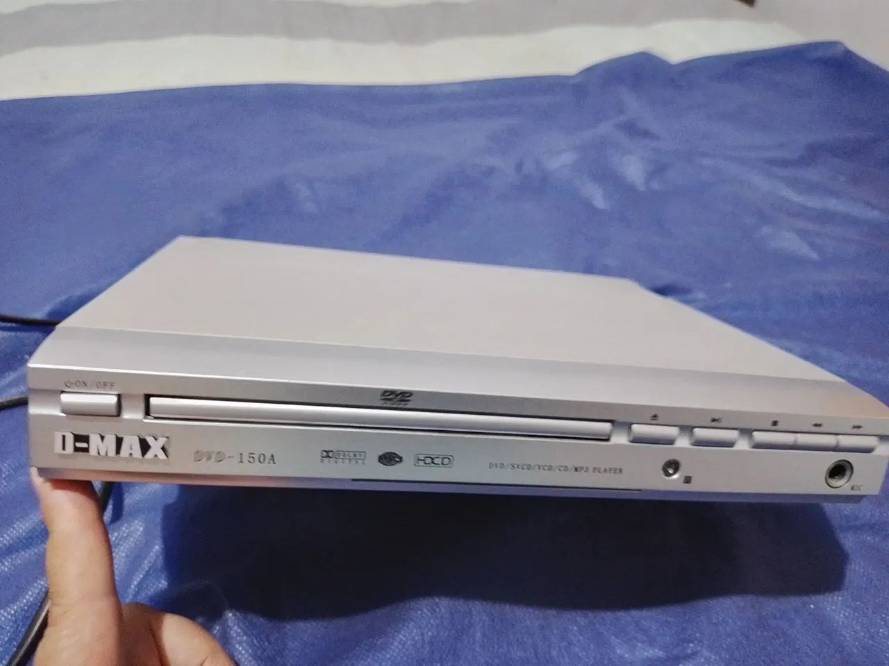 DVD PLAYER  - D-MAX