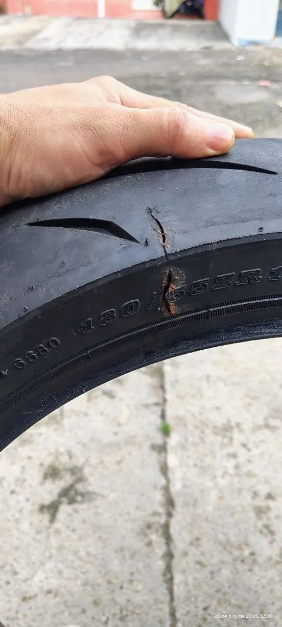 Pneu traseiro Dunlop  180 55 para MT 07  - Foto 3