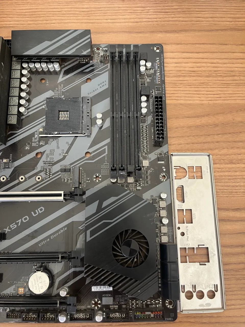 X570 Gigabyte UD Gaming  - Foto 6