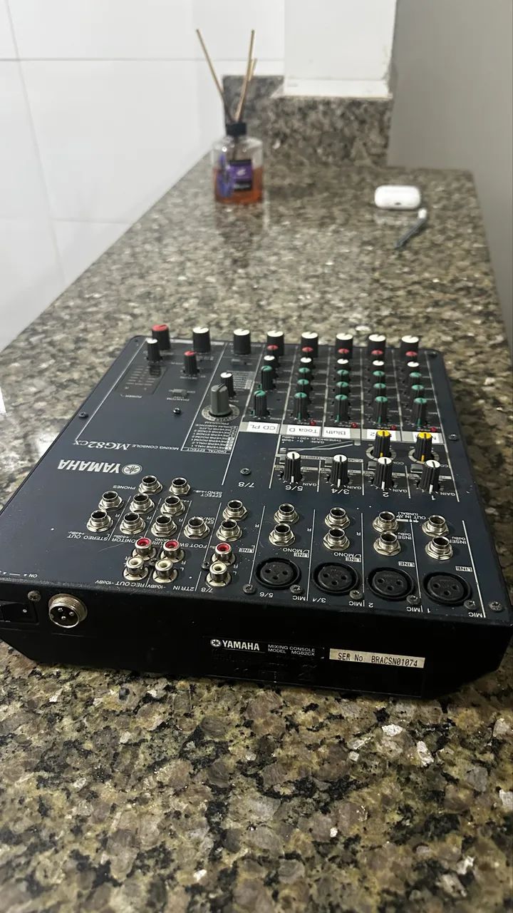 Mesa Yamaha MG82CX c/ Compressor E Efeitos  - Foto 2