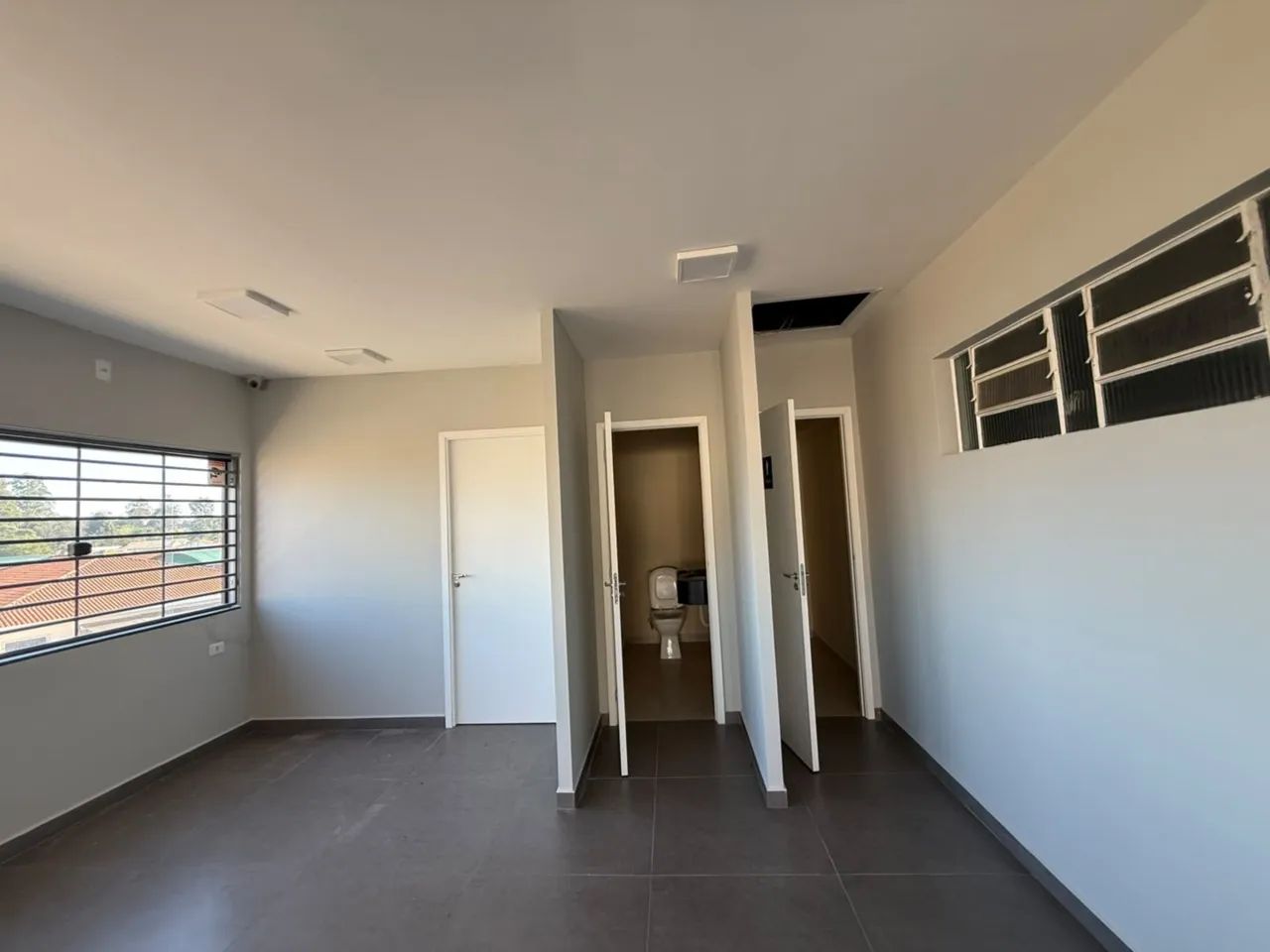 SALA COMERCIAL PARA LOCAÇÃO NO CARÁ-CARÁ - Foto 4