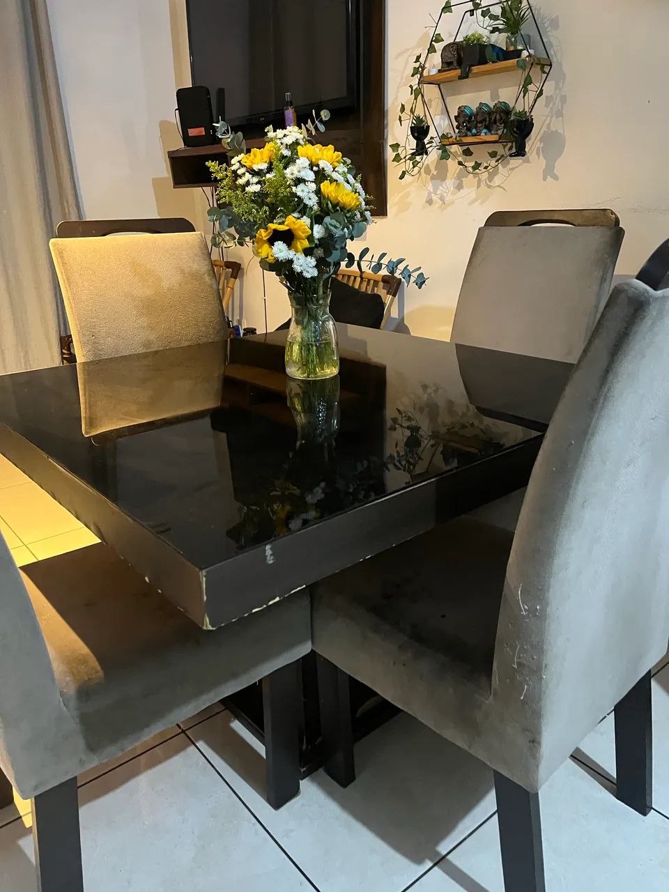 Mesa com 4 cadeiras  - Foto 3