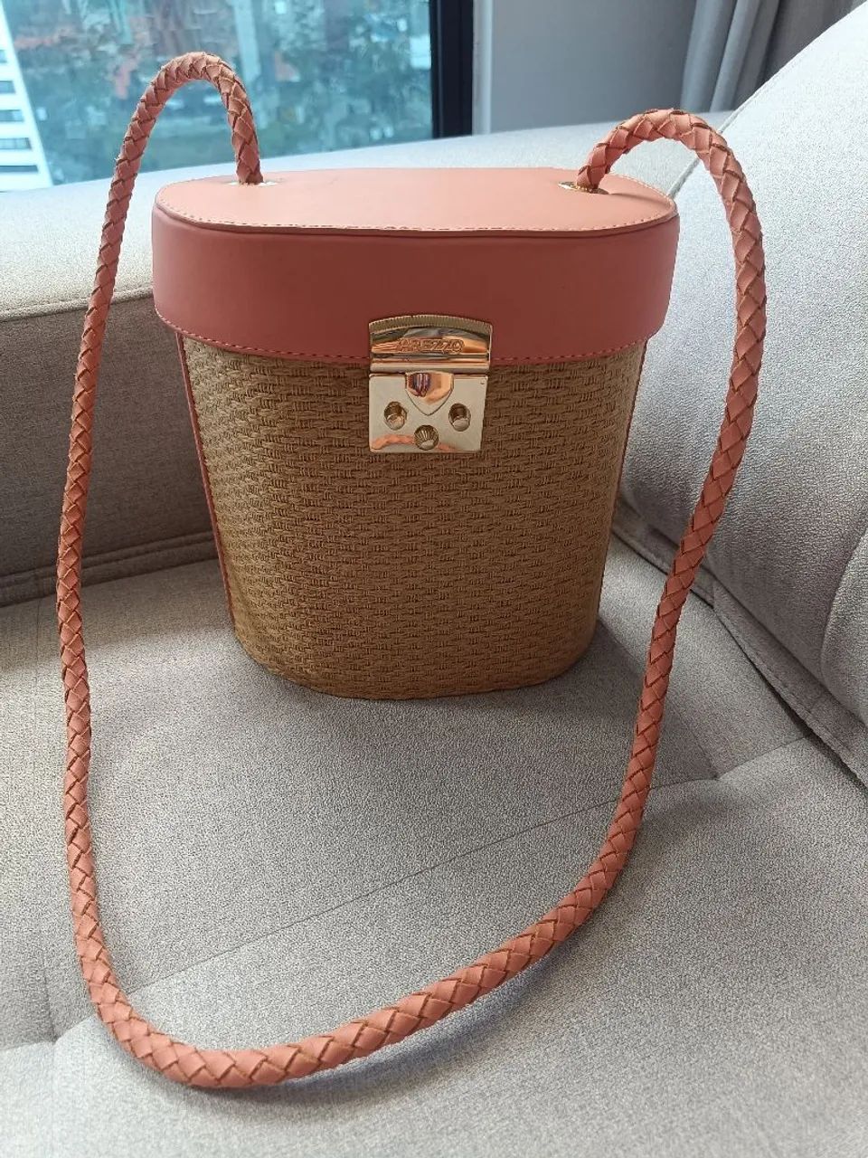 Bolsa Arezzo original couro e ráfia 