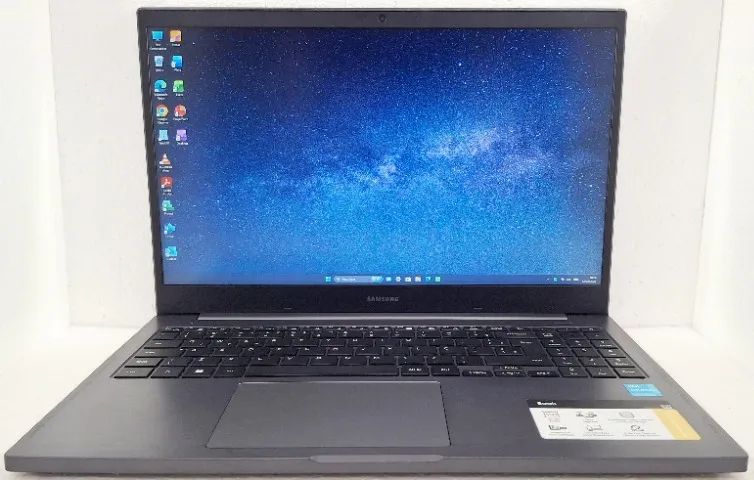 Vendo Notebook Samsung Book NP550XDA - Intel 11ª Geração com SSD e Nota Fiscal. Win 11 + O
