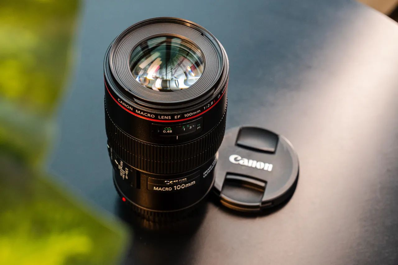 LENTE CANON EF 100mm f/2.8 MACRO IS USM - Acessórios para Câmeras