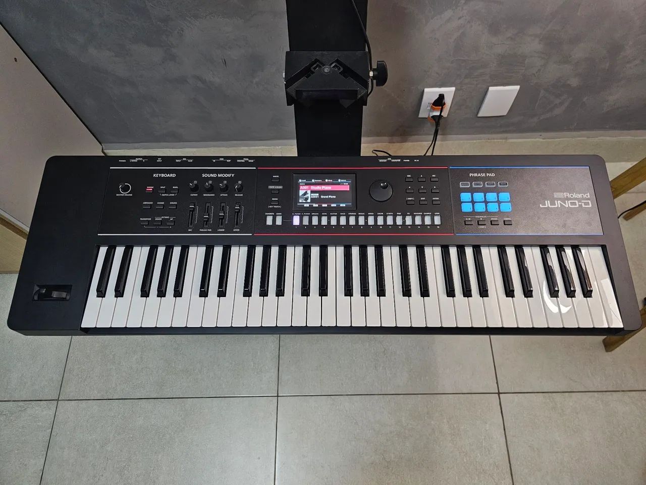 Roland Juno D6
