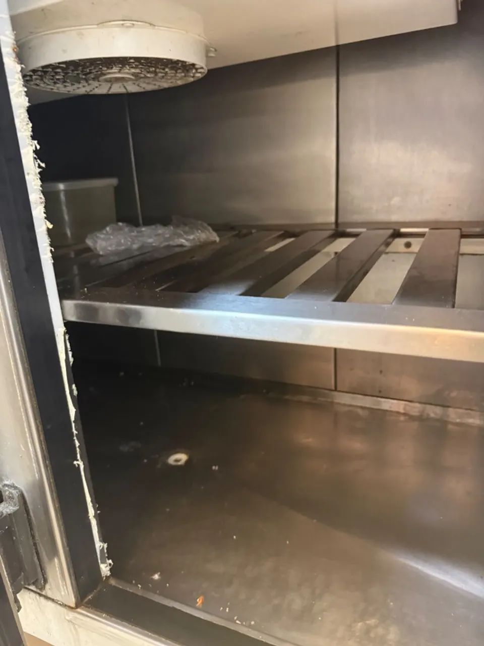 BALCÃO REFRIGERADO 4 PORTAS - Foto 3