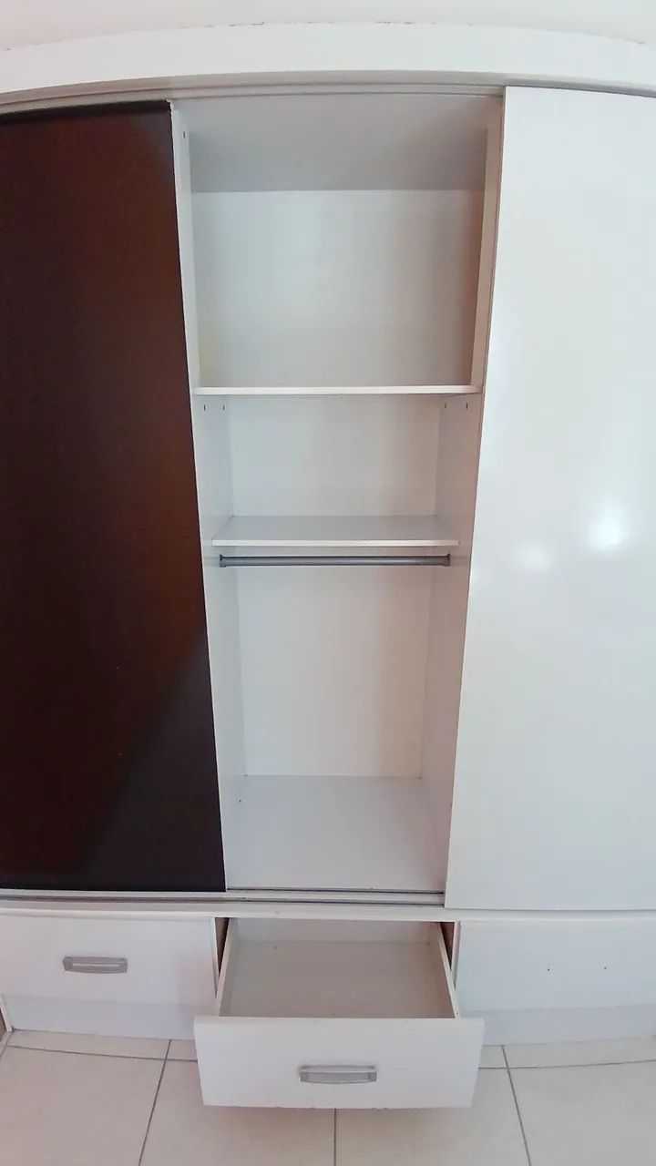 Guarda roupas Armário Roupeiro 3 portas - Foto 4