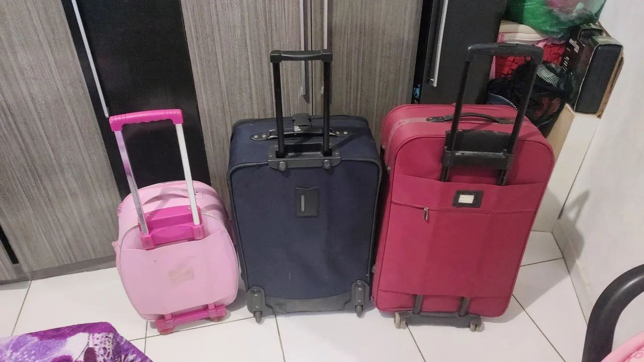 3 malas de viagem 2 adulto e uma infantil troco por TV 65 polegadas ou iPhone - Foto 2