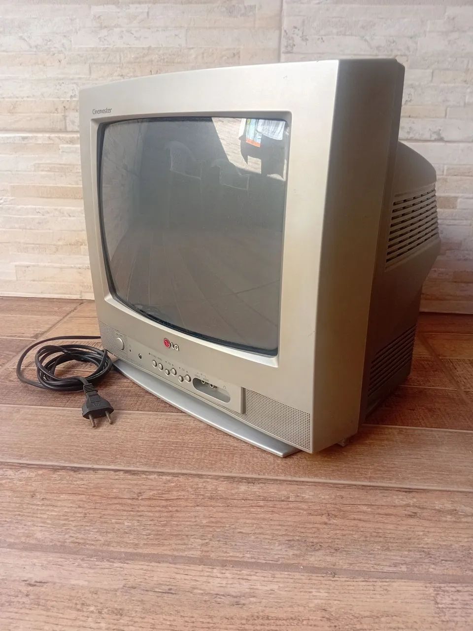 Vendo TV LG 14 polegadas de tubo - Foto 3
