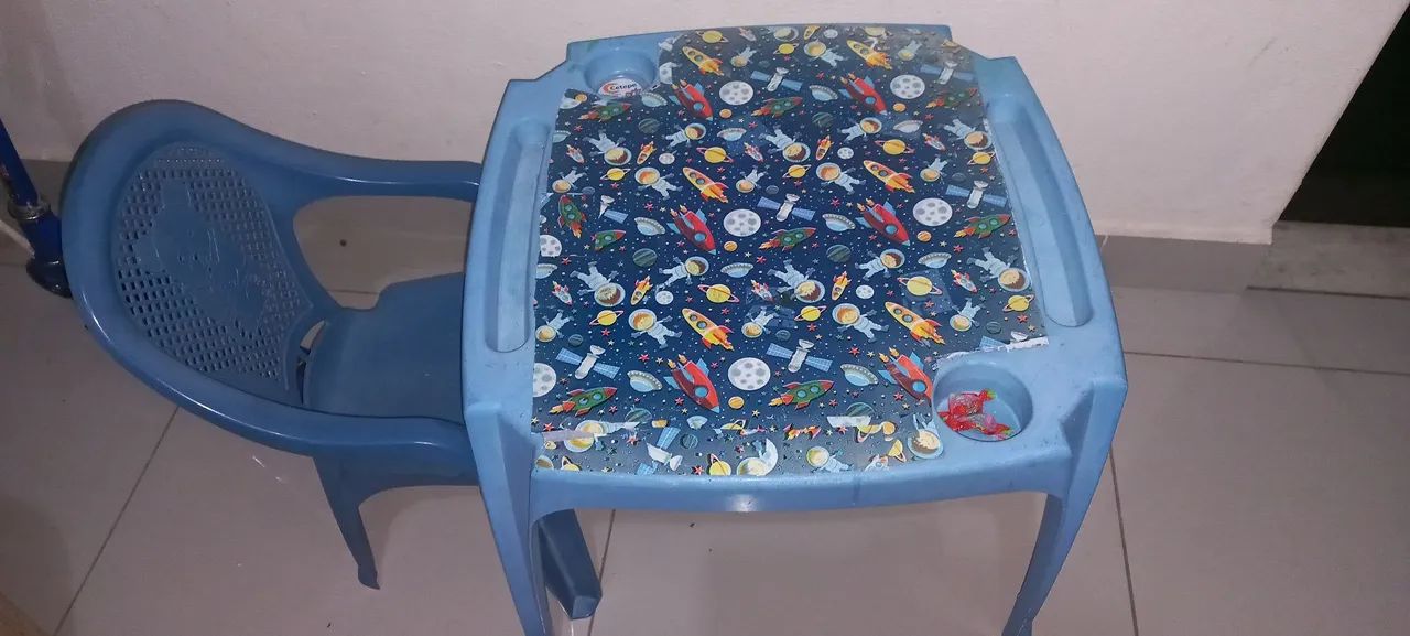 Mesa + cadeira infantil