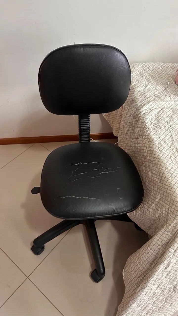 Cadeira de estudos com rodinhas
