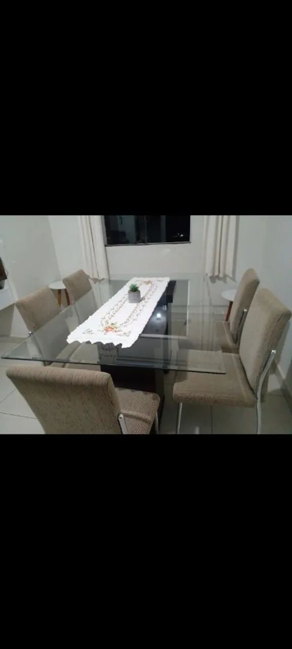 Mesa seis cadeiras tampo em vidro 