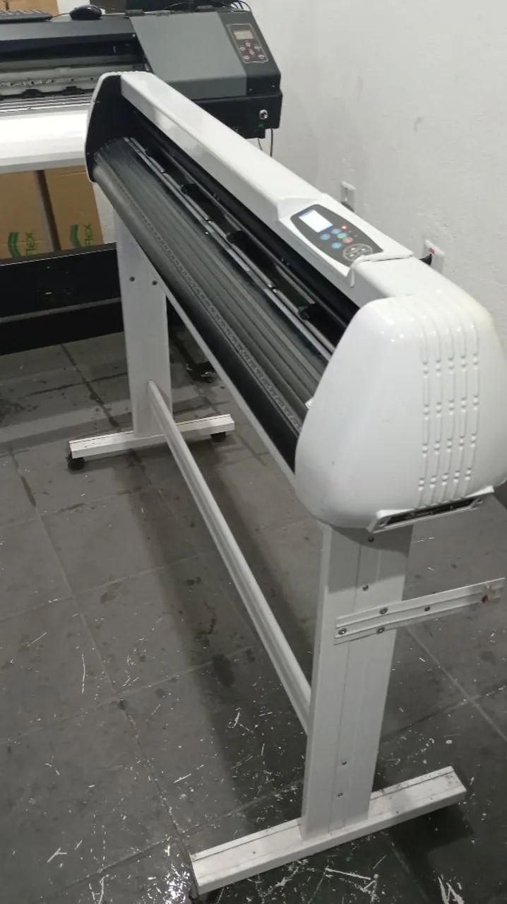 Plotter Recorte boca 135cm com mira laser + base. - Foto 2