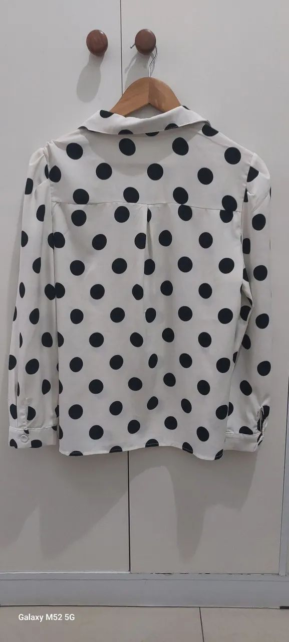 camisa Maravilhosa em poá tam.M - Foto 2