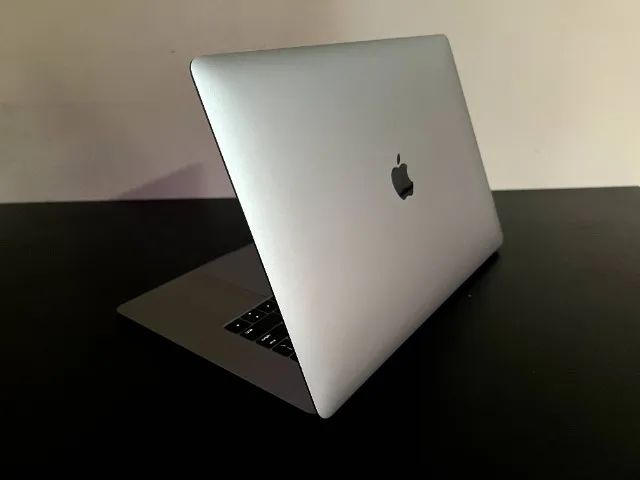 S*i様 MacBook Pro 15インチ シルバー MacBook Pro 15インチ 2019 Cランク カラー：シルバー ストレージ：1TB