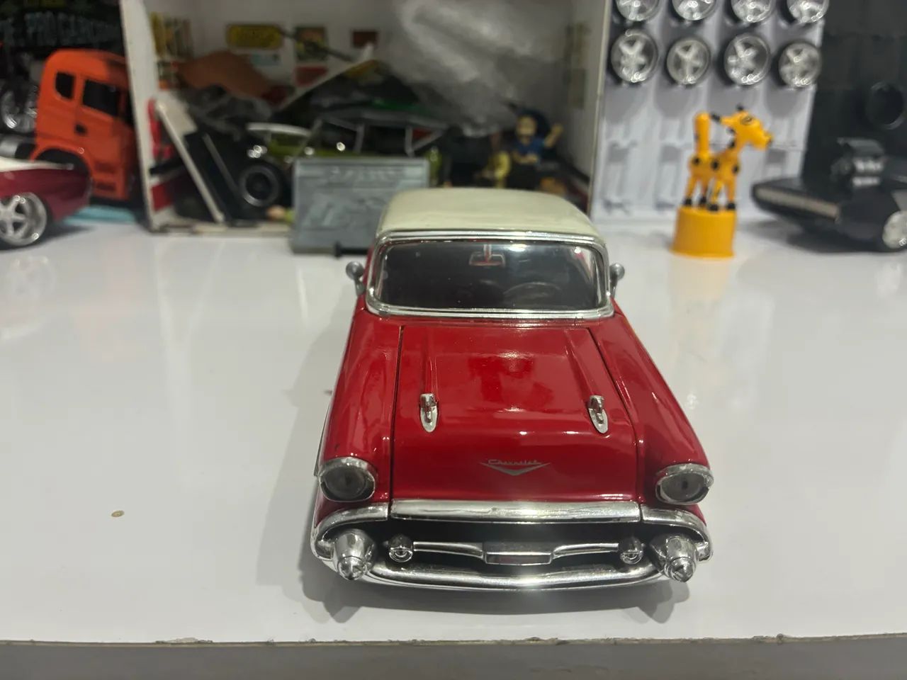 Miniatura bellair vermelho/ teto branco 