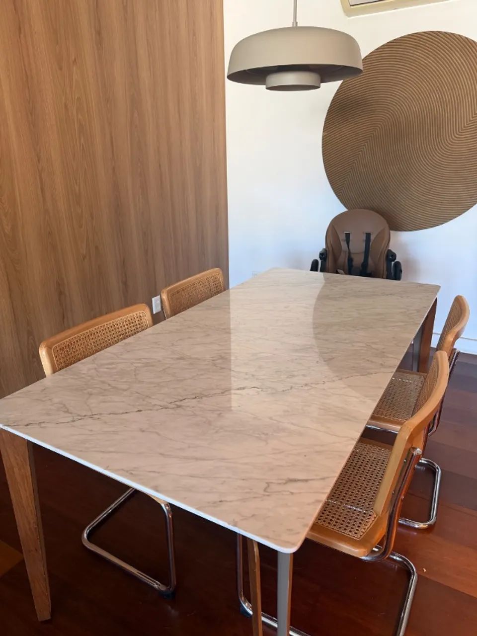 Mesa de jantar 6 lugares tampo em marmore